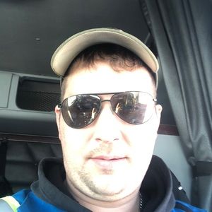 Meet your Posher, Dennis